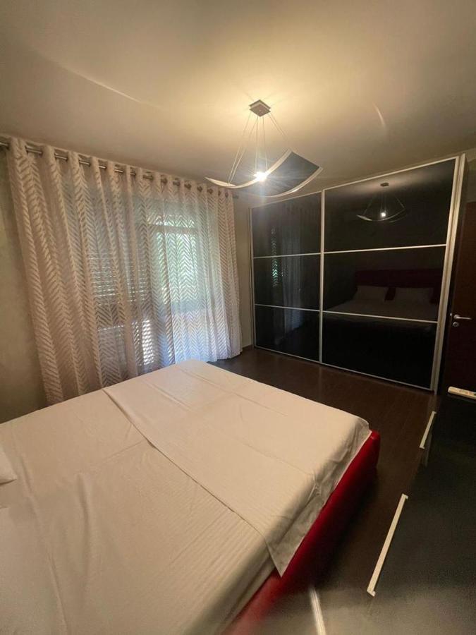 Luxury Apartment City Centre Tirana Exterior foto